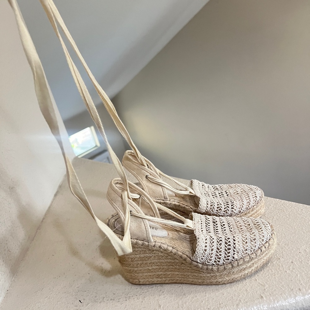 Jeffrey Campbell Cream Woven Espadrille Wedge Sandals‎ size 8.5
